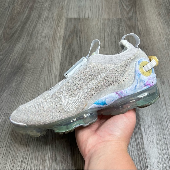Nike Air Vapormax 2020 Flyknit Summit White Grey Women’s Size 8 Shoes CJ6741-100 - Picture 1 of 9